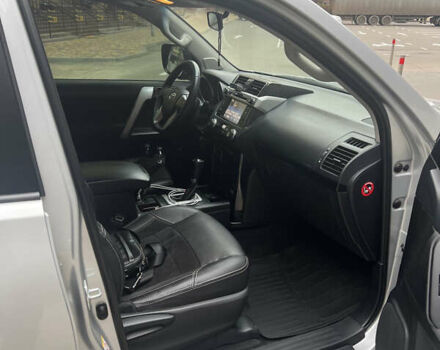 Серый Тойота Ленд Крузер Прадо, объемом двигателя 2.7 л и пробегом 318 тыс. км за 25500 $, фото 9 на Automoto.ua