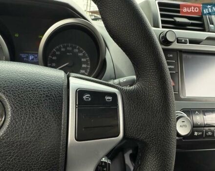 Серый Тойота Ленд Крузер Прадо, объемом двигателя 2.8 л и пробегом 219 тыс. км за 29900 $, фото 42 на Automoto.ua