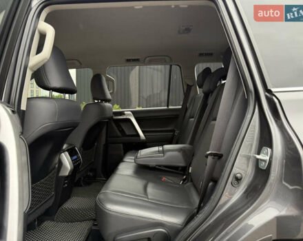 Серый Тойота Ленд Крузер Прадо, объемом двигателя 2.76 л и пробегом 125 тыс. км за 39950 $, фото 25 на Automoto.ua