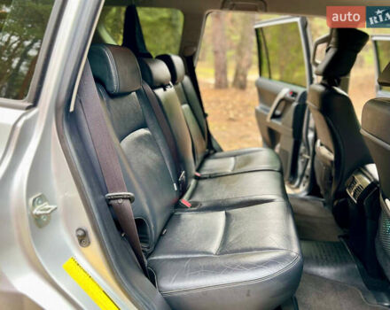 Сірий Тойота Ленд Крузер Прадо, об'ємом двигуна 2.76 л та пробігом 72 тис. км за 42000 $, фото 10 на Automoto.ua