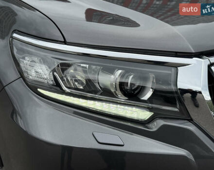 Серый Тойота Ленд Крузер Прадо, объемом двигателя 2.76 л и пробегом 125 тыс. км за 39950 $, фото 2 на Automoto.ua