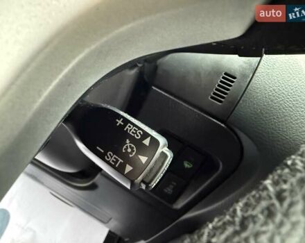 Серый Тойота Ленд Крузер Прадо, объемом двигателя 2.8 л и пробегом 219 тыс. км за 29900 $, фото 45 на Automoto.ua