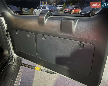 Серый Тойота Ленд Крузер Прадо, объемом двигателя 2.8 л и пробегом 144 тыс. км за 37000 $, фото 36 на Automoto.ua