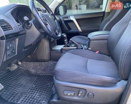 Серый Тойота Ленд Крузер Прадо, объемом двигателя 2.75 л и пробегом 90 тыс. км за 38000 $, фото 8 на Automoto.ua