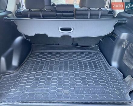 Серый Тойота Ленд Крузер Прадо, объемом двигателя 2.75 л и пробегом 90 тыс. км за 38000 $, фото 17 на Automoto.ua