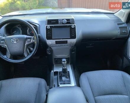 Серый Тойота Ленд Крузер Прадо, объемом двигателя 2.75 л и пробегом 90 тыс. км за 38000 $, фото 7 на Automoto.ua