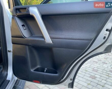 Серый Тойота Ленд Крузер Прадо, объемом двигателя 2.75 л и пробегом 90 тыс. км за 38000 $, фото 13 на Automoto.ua