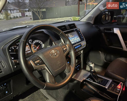 Серый Тойота Ленд Крузер Прадо, объемом двигателя 2.8 л и пробегом 144 тыс. км за 37000 $, фото 30 на Automoto.ua