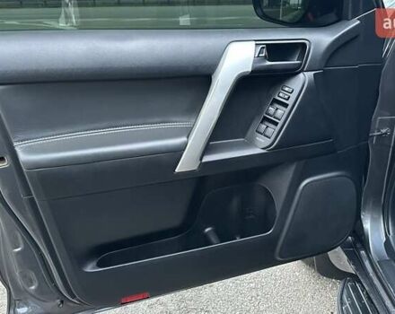 Сірий Тойота Ленд Крузер Прадо, об'ємом двигуна 2.75 л та пробігом 171 тис. км за 37000 $, фото 8 на Automoto.ua