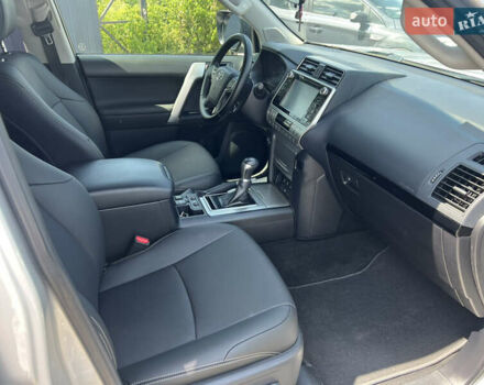 Сірий Тойота Ленд Крузер Прадо, об'ємом двигуна 4 л та пробігом 118 тис. км за 37500 $, фото 11 на Automoto.ua