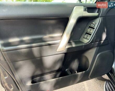 Сірий Тойота Ленд Крузер Прадо, об'ємом двигуна 4 л та пробігом 129 тис. км за 39980 $, фото 40 на Automoto.ua