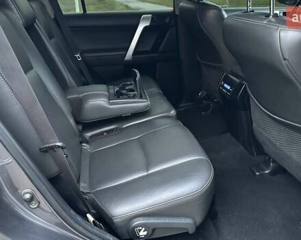 Сірий Тойота Ленд Крузер Прадо, об'ємом двигуна 2.75 л та пробігом 171 тис. км за 37000 $, фото 9 на Automoto.ua