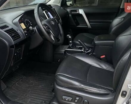 Сірий Тойота Ленд Крузер Прадо, об'ємом двигуна 3.96 л та пробігом 142 тис. км за 34913 $, фото 6 на Automoto.ua