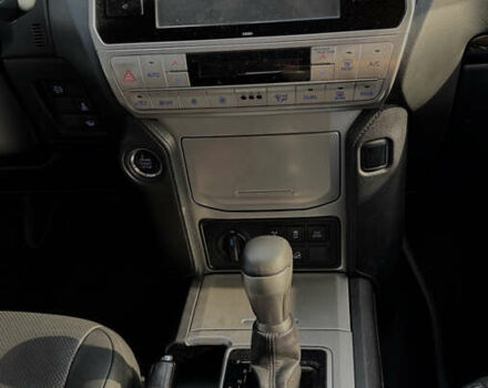 Серый Тойота Ленд Крузер Прадо, объемом двигателя 2.8 л и пробегом 174 тыс. км за 39000 $, фото 20 на Automoto.ua