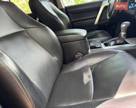 Сірий Тойота Ленд Крузер Прадо, об'ємом двигуна 4 л та пробігом 129 тис. км за 39980 $, фото 67 на Automoto.ua