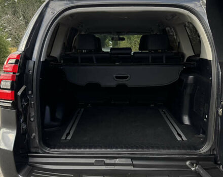 Серый Тойота Ленд Крузер Прадо, объемом двигателя 2.8 л и пробегом 174 тыс. км за 39000 $, фото 22 на Automoto.ua