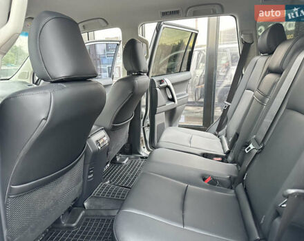 Серый Тойота Ленд Крузер Прадо, объемом двигателя 3.96 л и пробегом 123 тыс. км за 35200 $, фото 16 на Automoto.ua