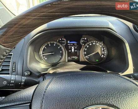 Сірий Тойота Ленд Крузер Прадо, об'ємом двигуна 4 л та пробігом 111 тис. км за 51000 $, фото 5 на Automoto.ua