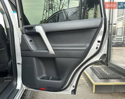 Серый Тойота Ленд Крузер Прадо, объемом двигателя 3.96 л и пробегом 123 тыс. км за 35200 $, фото 23 на Automoto.ua