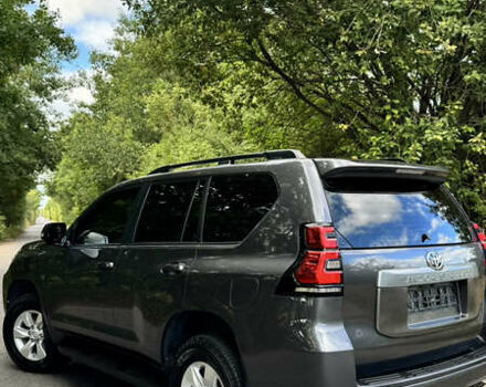 Серый Тойота Ленд Крузер Прадо, объемом двигателя 2.8 л и пробегом 174 тыс. км за 39000 $, фото 4 на Automoto.ua