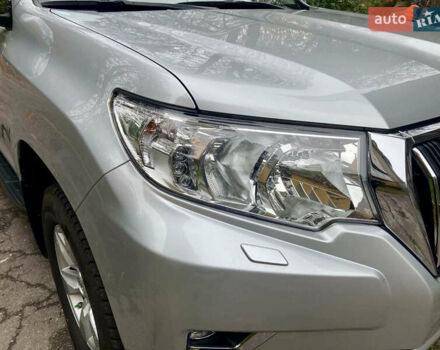 Серый Тойота Ленд Крузер Прадо, объемом двигателя 3.96 л и пробегом 110 тыс. км за 35900 $, фото 5 на Automoto.ua