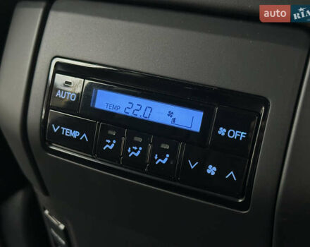 Серый Тойота Ленд Крузер Прадо, объемом двигателя 3.96 л и пробегом 123 тыс. км за 35200 $, фото 19 на Automoto.ua