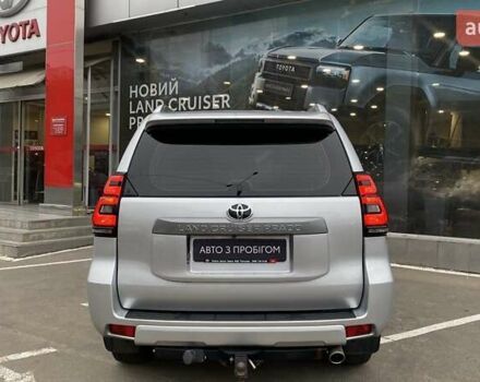 Сірий Тойота Ленд Крузер Прадо, об'ємом двигуна 3.96 л та пробігом 142 тис. км за 34913 $, фото 3 на Automoto.ua