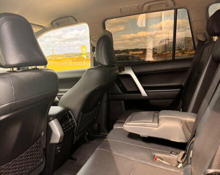 Серый Тойота Ленд Крузер Прадо, объемом двигателя 3.96 л и пробегом 130 тыс. км за 40500 $, фото 10 на Automoto.ua