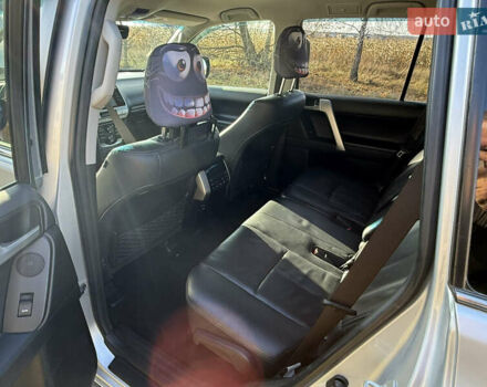 Сірий Тойота Ленд Крузер Прадо, об'ємом двигуна 4 л та пробігом 111 тис. км за 51000 $, фото 2 на Automoto.ua