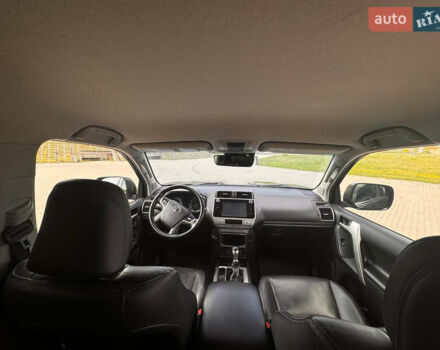 Серый Тойота Ленд Крузер Прадо, объемом двигателя 3.96 л и пробегом 130 тыс. км за 40500 $, фото 4 на Automoto.ua