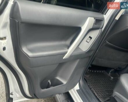 Серый Тойота Ленд Крузер Прадо, объемом двигателя 3.96 л и пробегом 123 тыс. км за 33500 $, фото 14 на Automoto.ua