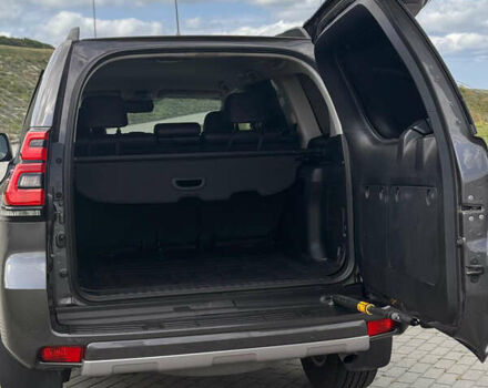 Серый Тойота Ленд Крузер Прадо, объемом двигателя 3.96 л и пробегом 130 тыс. км за 40500 $, фото 11 на Automoto.ua