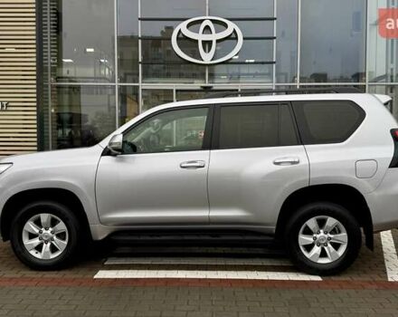 Сірий Тойота Ленд Крузер Прадо, об'ємом двигуна 2.75 л та пробігом 58 тис. км за 38252 $, фото 3 на Automoto.ua