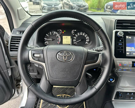 Серый Тойота Ленд Крузер Прадо, объемом двигателя 3.96 л и пробегом 123 тыс. км за 35200 $, фото 27 на Automoto.ua