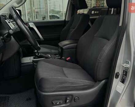 Сірий Тойота Ленд Крузер Прадо, об'ємом двигуна 2.75 л та пробігом 58 тис. км за 38252 $, фото 18 на Automoto.ua