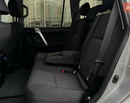 Сірий Тойота Ленд Крузер Прадо, об'ємом двигуна 2.75 л та пробігом 58 тис. км за 38252 $, фото 17 на Automoto.ua