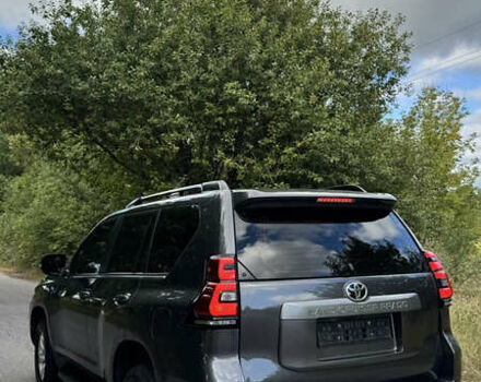 Серый Тойота Ленд Крузер Прадо, объемом двигателя 2.8 л и пробегом 174 тыс. км за 39000 $, фото 2 на Automoto.ua