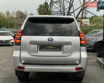 Серый Тойота Ленд Крузер Прадо, объемом двигателя 3.96 л и пробегом 123 тыс. км за 35200 $, фото 10 на Automoto.ua