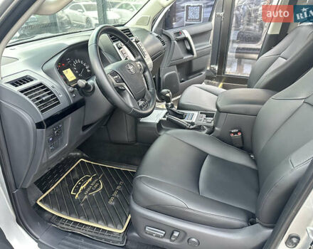 Серый Тойота Ленд Крузер Прадо, объемом двигателя 3.96 л и пробегом 123 тыс. км за 35200 $, фото 13 на Automoto.ua