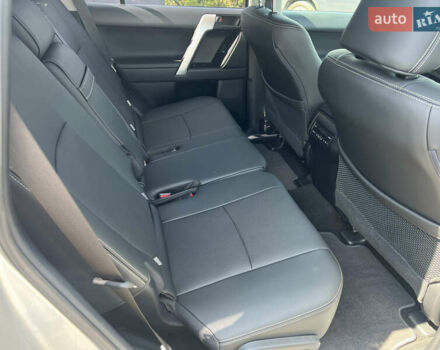 Сірий Тойота Ленд Крузер Прадо, об'ємом двигуна 4 л та пробігом 118 тис. км за 37500 $, фото 12 на Automoto.ua