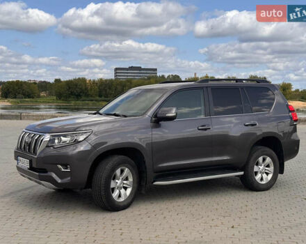 Серый Тойота Ленд Крузер Прадо, объемом двигателя 3.96 л и пробегом 130 тыс. км за 40500 $, фото 1 на Automoto.ua