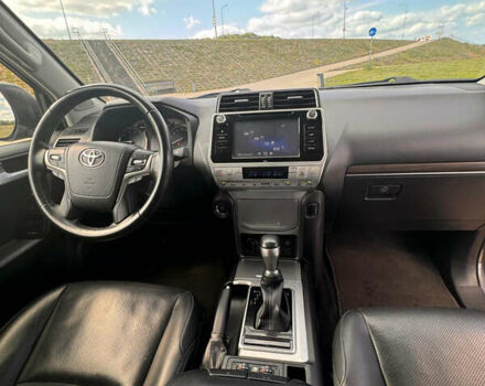 Серый Тойота Ленд Крузер Прадо, объемом двигателя 3.96 л и пробегом 130 тыс. км за 40500 $, фото 7 на Automoto.ua