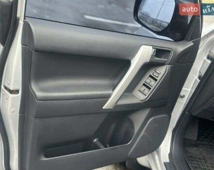 Серый Тойота Ленд Крузер Прадо, объемом двигателя 3.96 л и пробегом 123 тыс. км за 33500 $, фото 13 на Automoto.ua