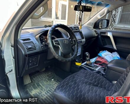 Серый Тойота Ленд Крузер Прадо, объемом двигателя 2.8 л и пробегом 190 тыс. км за 35000 $, фото 7 на Automoto.ua