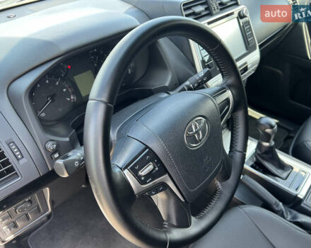 Сірий Тойота Ленд Крузер Прадо, об'ємом двигуна 4 л та пробігом 118 тис. км за 37500 $, фото 27 на Automoto.ua