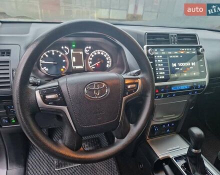 Серый Тойота Ленд Крузер Прадо, объемом двигателя 2.8 л и пробегом 260 тыс. км за 39800 $, фото 27 на Automoto.ua