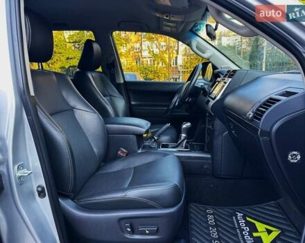 Тойота Ленд Крузер Прадо 2020 в Киеве на Automoto.ua Серый Тойота Ленд Крузер Прадо, объемом двигателя 2.76 л и пробегом 28 тыс. км за 43499 $, фото 24 на Automoto.ua
