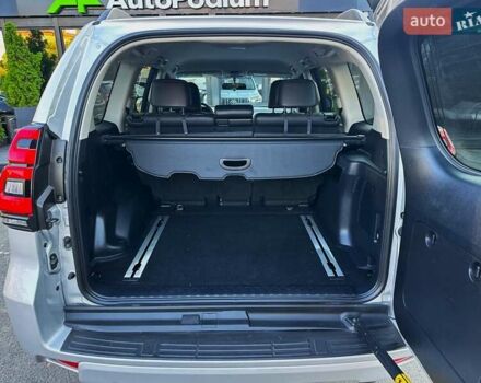 Тойота Ленд Крузер Прадо 2020 в Киеве на Automoto.ua Серый Тойота Ленд Крузер Прадо, объемом двигателя 2.76 л и пробегом 28 тыс. км за 43499 $, фото 18 на Automoto.ua