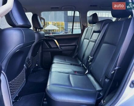 Тойота Ленд Крузер Прадо 2020 в Киеве на Automoto.ua Серый Тойота Ленд Крузер Прадо, объемом двигателя 2.76 л и пробегом 28 тыс. км за 43499 $, фото 22 на Automoto.ua