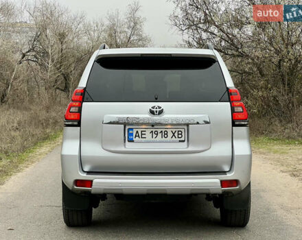 Серый Тойота Ленд Крузер Прадо, объемом двигателя 3.96 л и пробегом 64 тыс. км за 42900 $, фото 4 на Automoto.ua